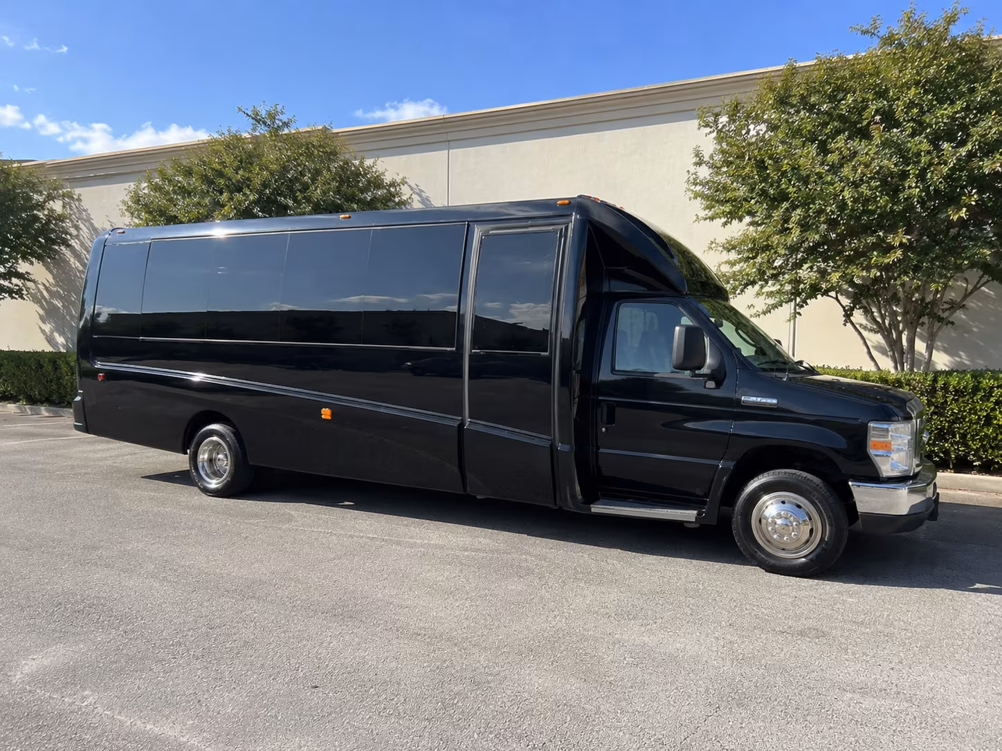 corporate wine tour bus rentals out of ogden for team events